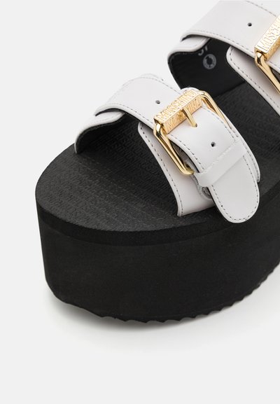 MOSCHINO WEDGE - Sandaler - bianco