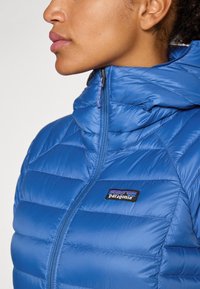 Patagonia SWEATER HOODY - Gewatteerde jas - clement blue