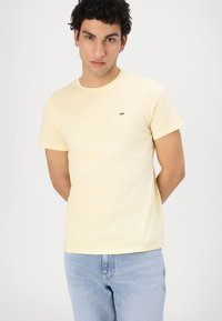 Tommy Jeans SLIM TEE - T-shirt - bas - custard cream