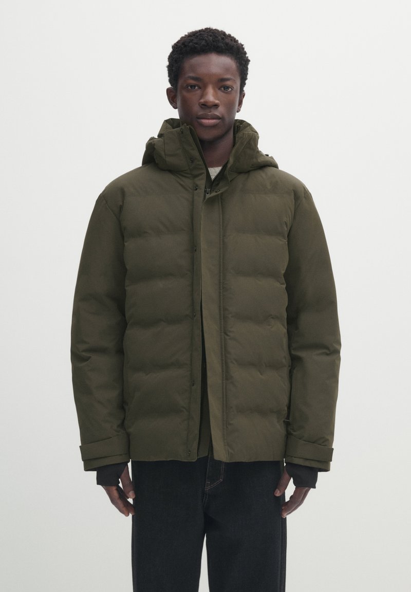 Massimo Dutti HEAVY TECHNICAL WITH AND Down jacket khaki Zalando.de