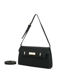 Sac à main en simili cuir noir avec un rabat supérieur, accents en métal doré et une bandoulière détachable. Forme carrée avec une finition texturée.