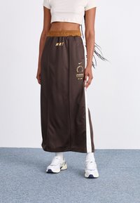 Nike Sportswear Maxiszoknya - velvet brown/light british tan