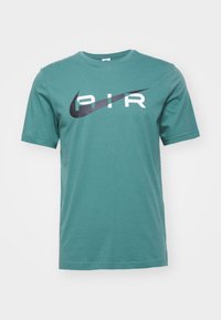 Nike Sportswear AIR GRAPHIC TEE - Marškinėliai su spaudiniu - bicoastal