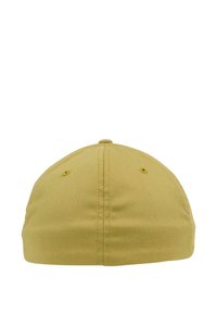 Geel baseballcap met een eenvoudig ontwerp. Gemaakt van stof, voorzien van ventilatiegaten en een ronde kroon met een gestikte top.