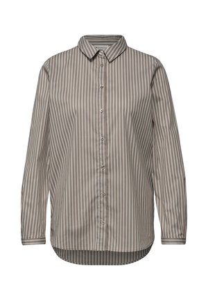 Camisa de botones a rayas en marrón claro y crema, hecha de tela suave, con cuello clásico y mangas largas con detalles en los puños.