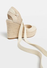 Stradivarius High heels - white