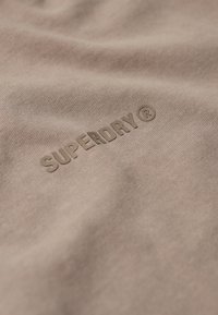 Superdry & Co OVERDYED LOGO - T-Shirt basic - deep beige slub
