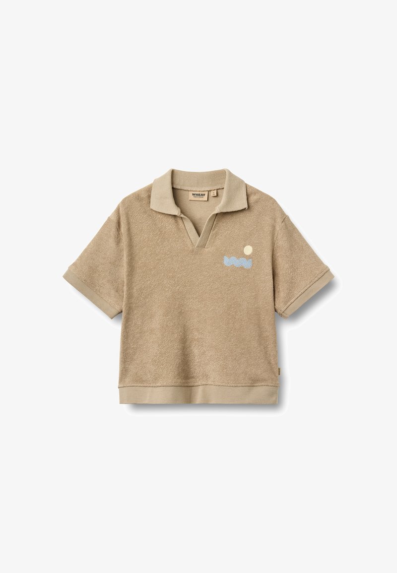 Polo beige à manches courtes texturé avec col et broderies de vagues bleues et de soleil jaune sur la poitrine gauche.