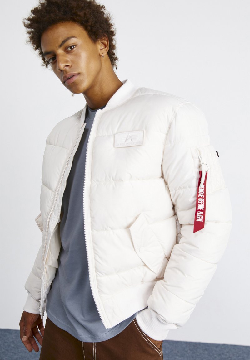Alpha Industries MA-1 PUFFER BOMBER - Bombera - jet stream white