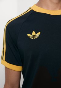 adidas Originals JB 3S TEE - T-shirt imprimé - black