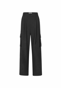 Schwarze weite Cargo-Hosen mit zwei Seitentaschen, gefaltetem Vorderdesign und weichem Stofftextur. Maßgeschneiderter Bund für Komfort.