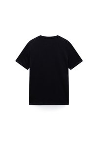 T-shirt nero a maniche corte con scollo rotondo, mostrata di spalle su sfondo bianco.