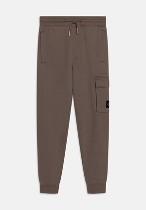 Calvin Klein Jeans BADGE RELAXED PANTS - Pantaloni sportivi - beige