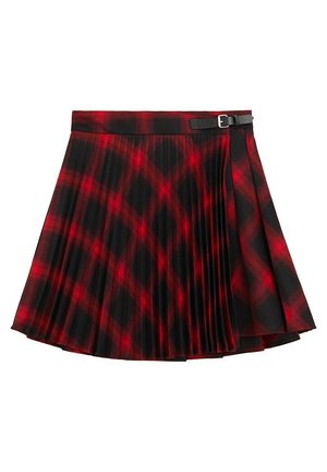 Jupe plissée à carreaux rouges et noirs avec une fermeture à boucle noire à la taille, longueur au genou et évasée.