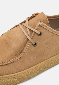 Bianco BIACHAD - Brīvā laika šņorkurpes - mushroom