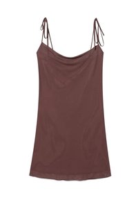 Brun satin klänning med tunna justerbara remmar, en rundad halsringning och en avspänd passform; mjuk textur och rak fåll.