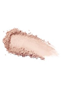 Campione di trucco in polvere beige chiaro con particelle sciolte sparse su uno sfondo bianco.