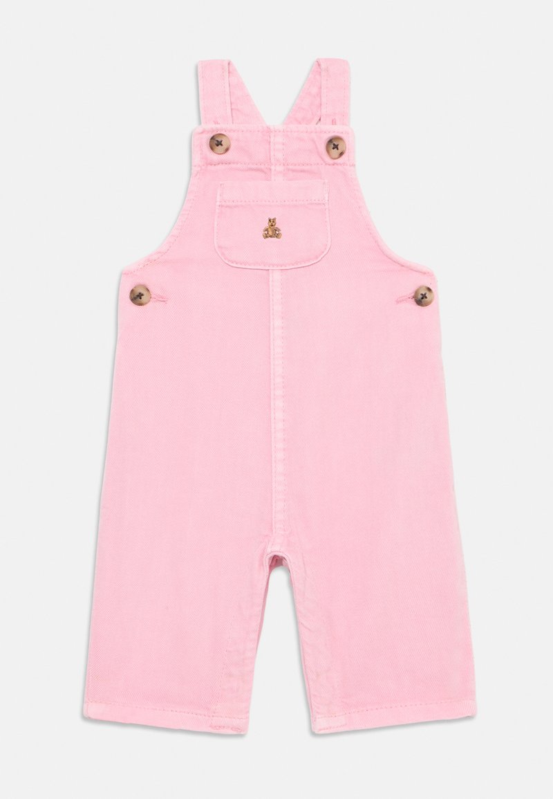 Rosa dongeridresser til småbarn med justerbare stropper, frontlomme med en liten teddy-bjørn brodering, og trespenner.