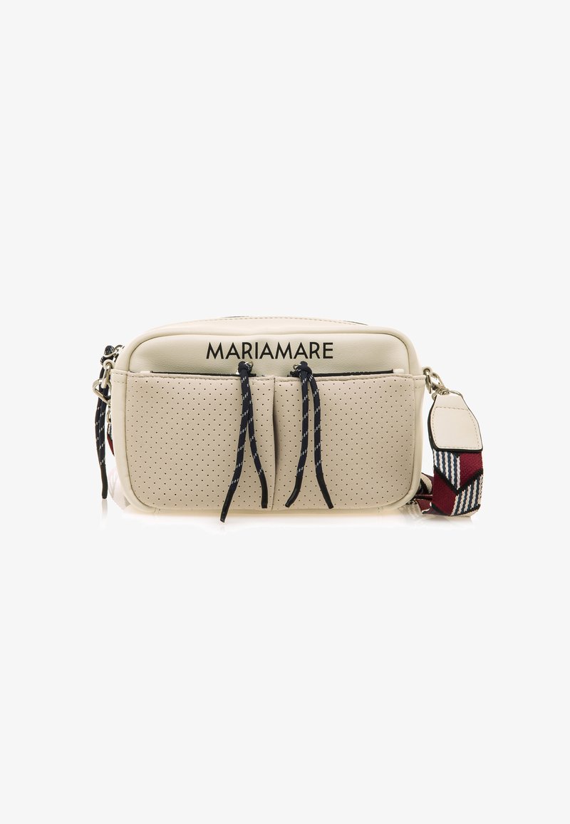 Sac bandoulière beige avec un design perforé, dotée de deux poches avant, d'une sangle rayée réglable et d'un logo de marque noir.
