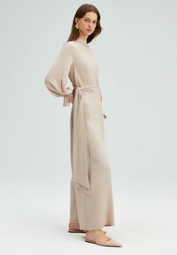 Touché Privé BELTED OVERALLS - Tuta jumpsuit - beige