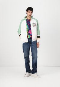 Thumbnail Image 2