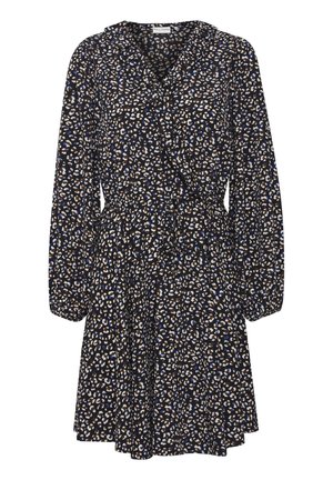 Sort kjole med lange ærmer, bælte i taljen og et leopardmønster med beige, blå og hvide accenter. Blødt, flydende stof.