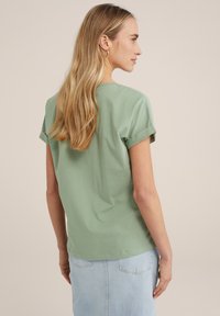 WE Fashion Paprasti marškinėliai - green