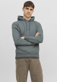 Jack & Jones JJESTAR BASIC HOOD - Felpa con cappuccio - sedona sage