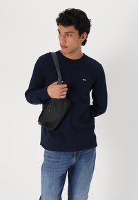 Tommy Jeans RYAN  - Straight leg jeans - denim medium