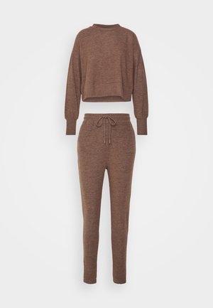 SUPER SOFT CREW AND CUFF PANT - Pyjama set - french toast marle