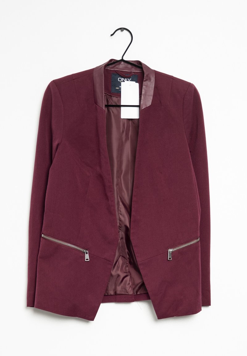 Bordeaux blazer met een satijnen schalkraag, twee met rits afsluitbare zakken en een gevoerde binnenkant. Heeft een opening aan de voorkant en een gestructureerd ontwerp.