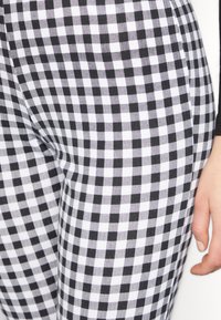 Noisy May NMPASA FLARED PANTS - Leggings - Calças - bright white
