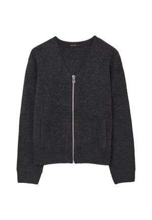 Cardigan lavorato a maglia grigio scuro con scollatura a V, zip frontale e due tasche laterali. Texture morbida e design con vestibilità standard.