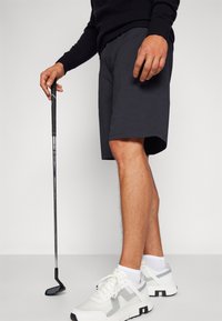 Oakley TERRAIN SHORT - Sportiniai šortai - blackout