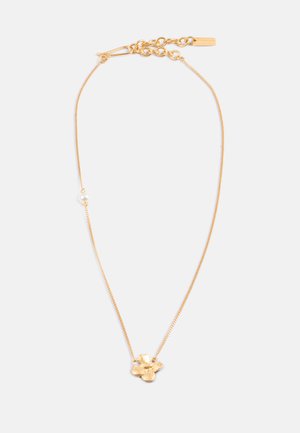 Guldhalskæde med en delikat kæde, der har en blomstformet vedhæng og en lille perleaccent, der kombinerer glatte og strukturerede overflader.