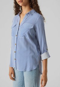 Vero Moda VMBUMPY L/S NEW NOOS - Nööpidega pluus - beaucoup blue