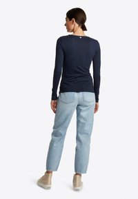 Rich & Royal LONGSLEEVE MIT V NECK - Langarmshirt - midnight blue