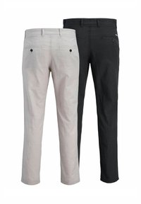 Deux paires de pantalons légers, l'une gris clair et l'autre noire. Les deux présentent une coupe droite, des poches arrière avec des boutons et une texture lisse.