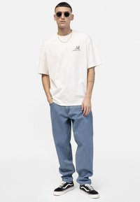 Redefined Rebel GUSTAVO TEE GOTS - T-shirts med print - pristine