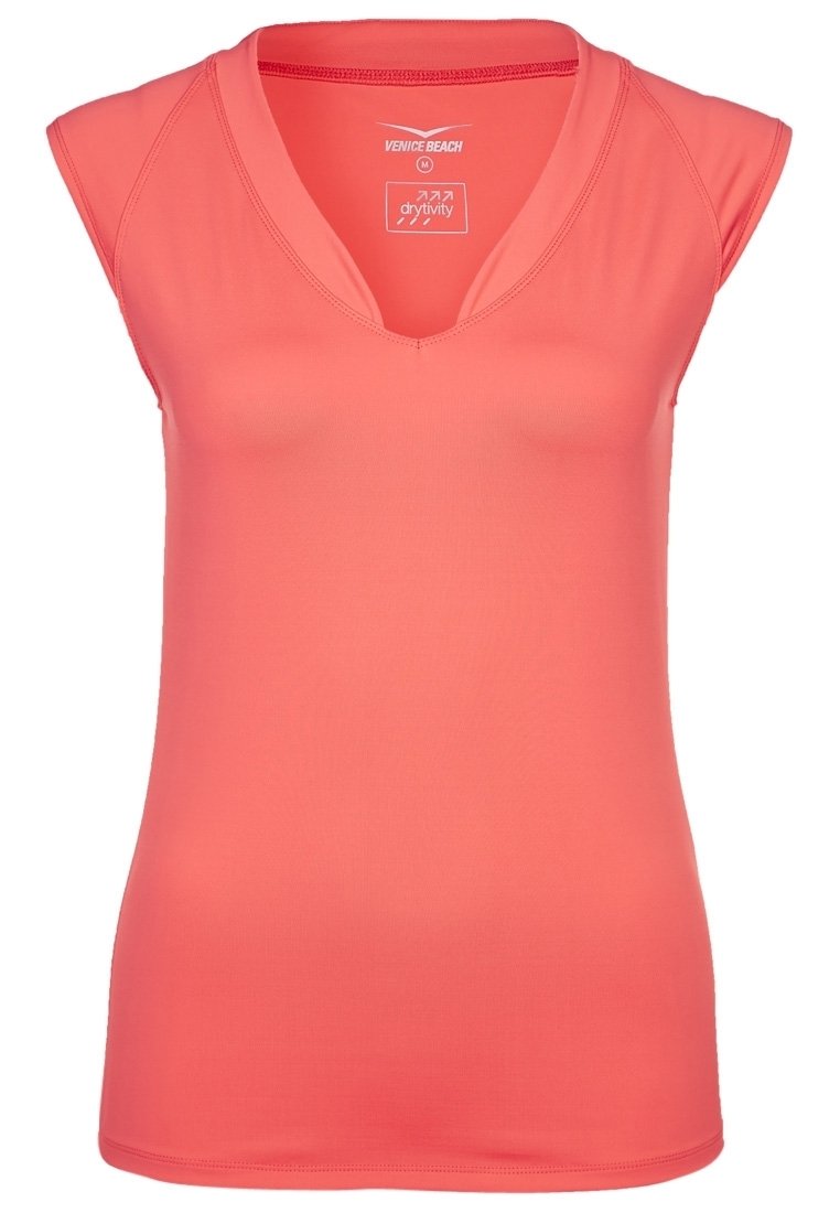 Top sin mangas de color coral en un tejido suave y elástico, con escote en v y textura lisa. Presenta una etiqueta de la marca en el interior del cuello.