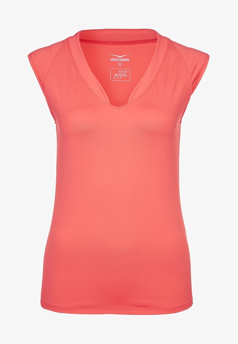 Top sin mangas de color coral en un tejido suave y elástico, con escote en v y textura lisa. Presenta una etiqueta de la marca en el interior del cuello.