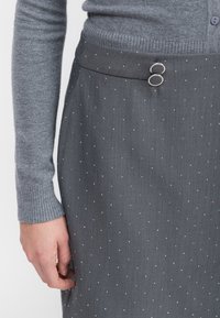 INFLUENCER RHINESTONES  - A-Linien-Rock - grey