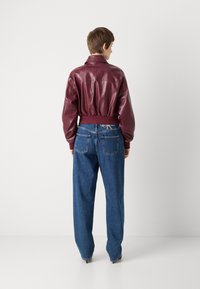 Calvin Klein Jeans CROPPED CRINKLE - Bomber Jacket - deep rouge