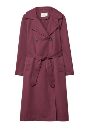 Burgundy trench coat made of smooth fabric, double-breasted with dark buttons, a belt at the waist, and side pockets.