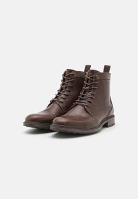 Pier One Šněrovací kotníkové boty - brown