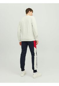 Jack & Jones JPSTWILL JJREID granatowy