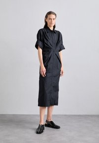 DESIGNERS REMIX CONNOR DRAPE DRESS Robe chemise