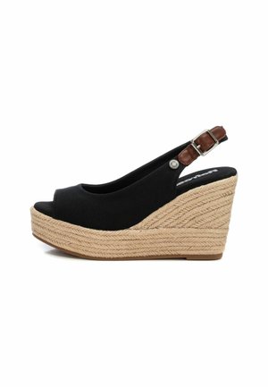 SANDAL - Zapatos de plataforma - black