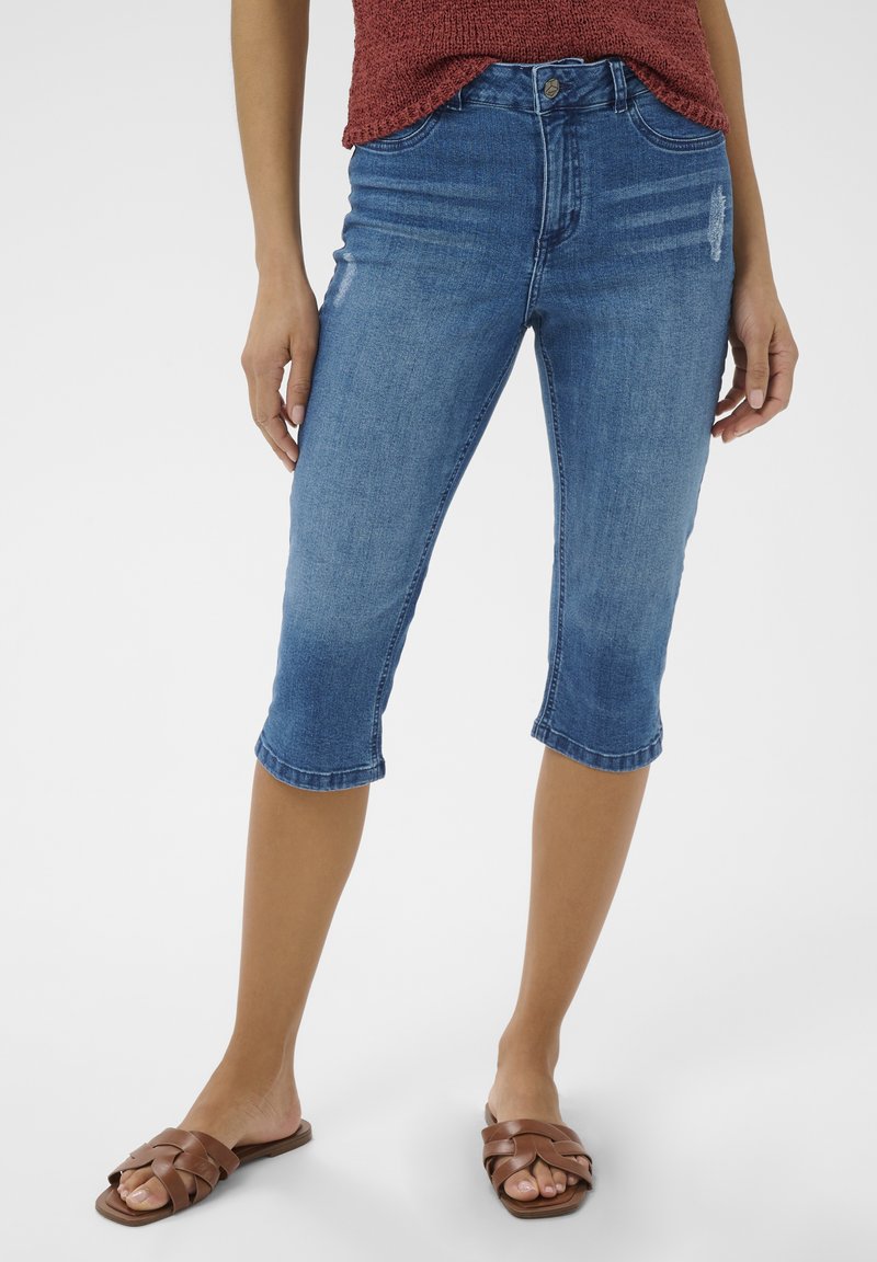 Kaffe KALAURINE CAPRI JEANS - Jeans Shorts - washed destroyed blue denim