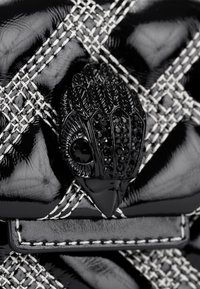 Thumbnail Image 4